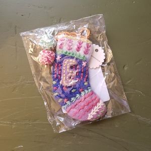 🌲All Bundled Up Monogram Felt Ornament "E"